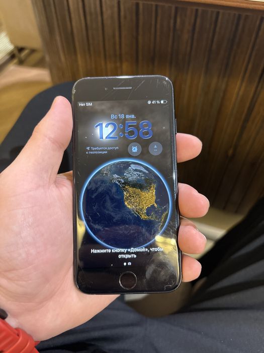 Айфон se 2020 продам 64гб