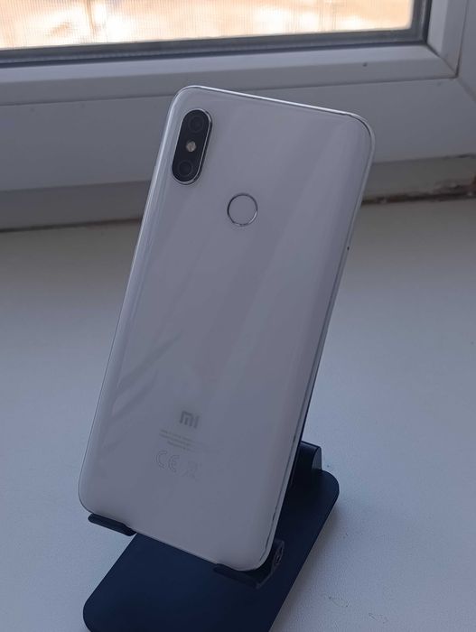 Mi 8 срочно обмен или продам