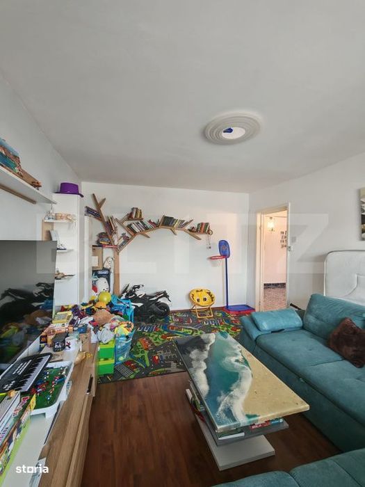 Apartament cu 4 camere, decomandat, 75 mp, zona Parcul Teilor