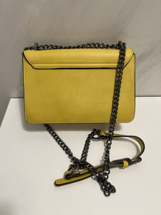 Малка чанта в цвят горчица