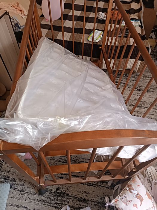 Продам детскую кроватку