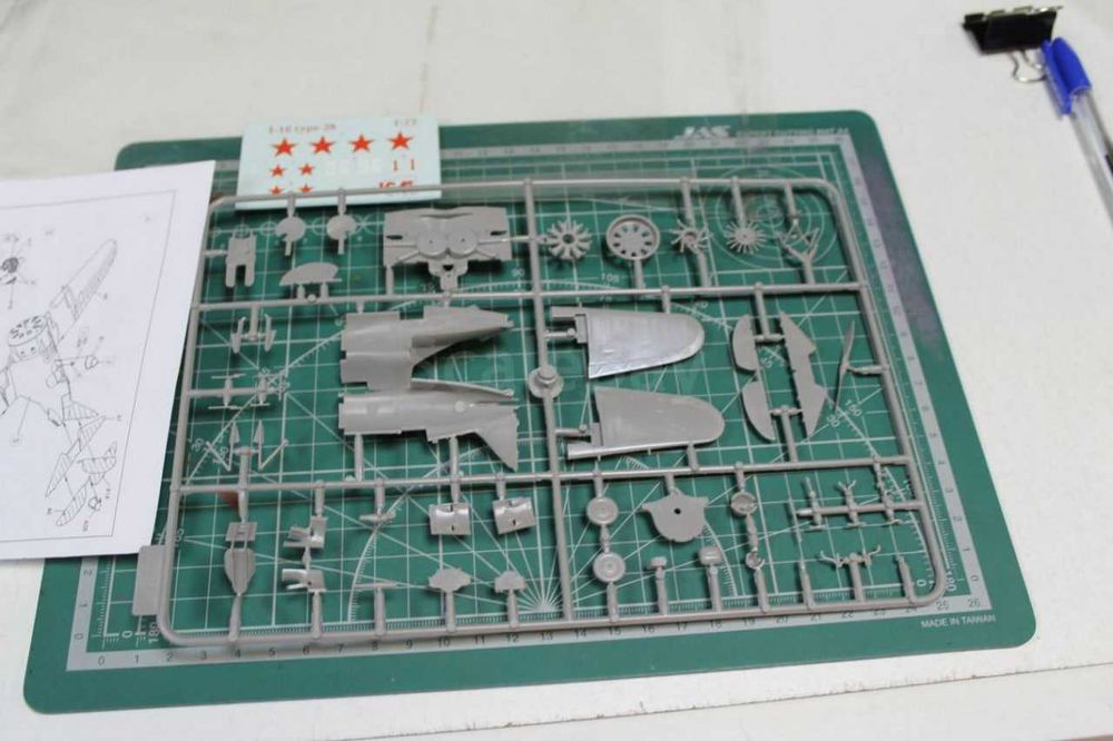 Сборная модель самолета И-16 тип 28  (ICM, 1/72)