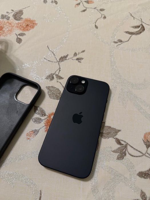 iPhone 15  128 ГБ — хорошее состояние, АКБ 83%