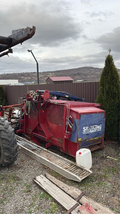 Masina de taiat siloz si hranitor pentru animale