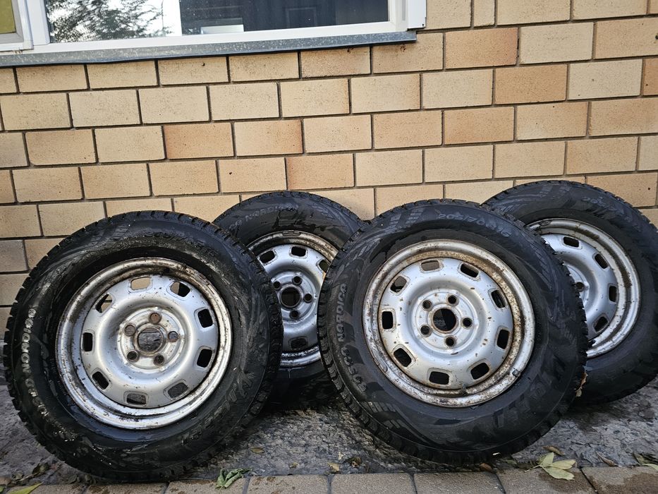 Продаю комплект с дисками R15