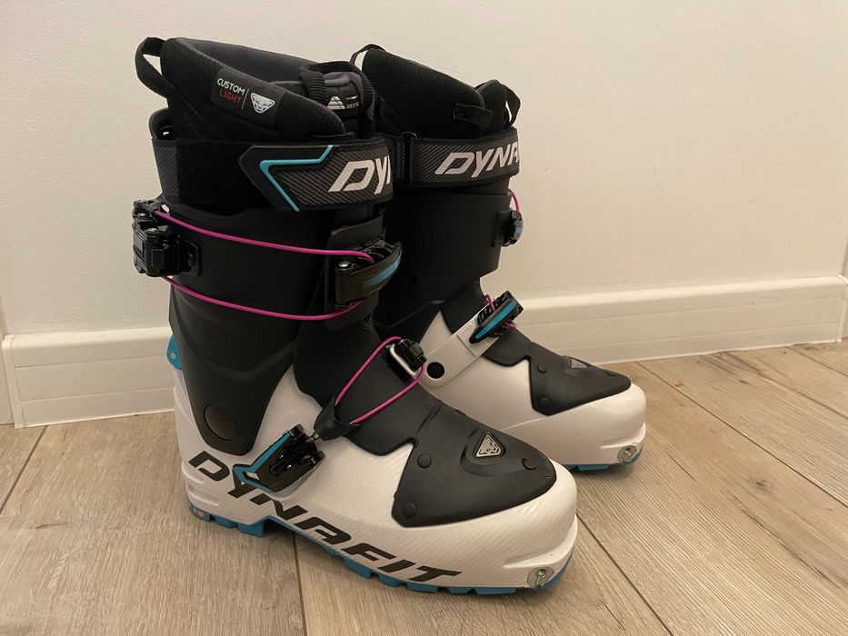 Set NOU schi touring: schiuri, legaturi, clapari Dynafit, piele foca