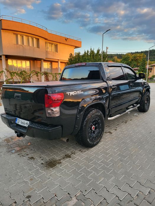 Toyota Tundra 5.7 V8