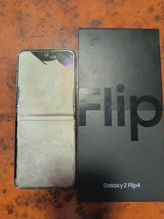 Самсунг Galaxy z flip 4