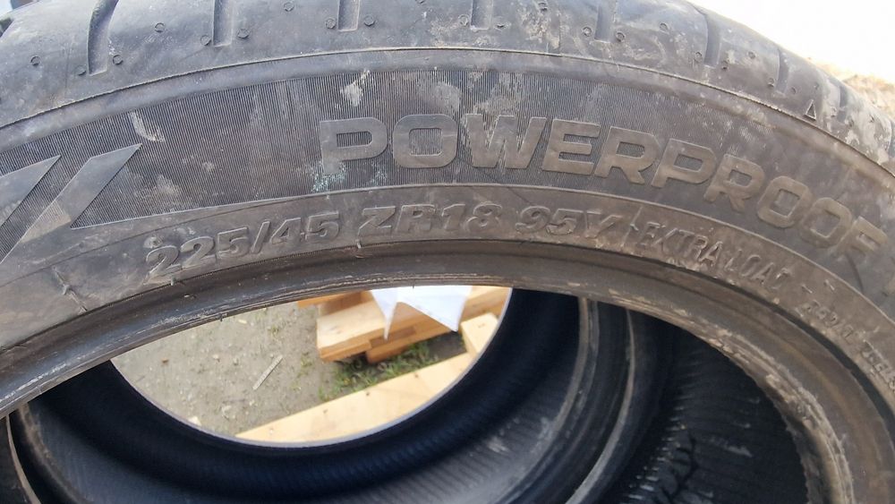 Anvelope 225/45R18 marca Nokian, DOT 2023,6.5 mm
