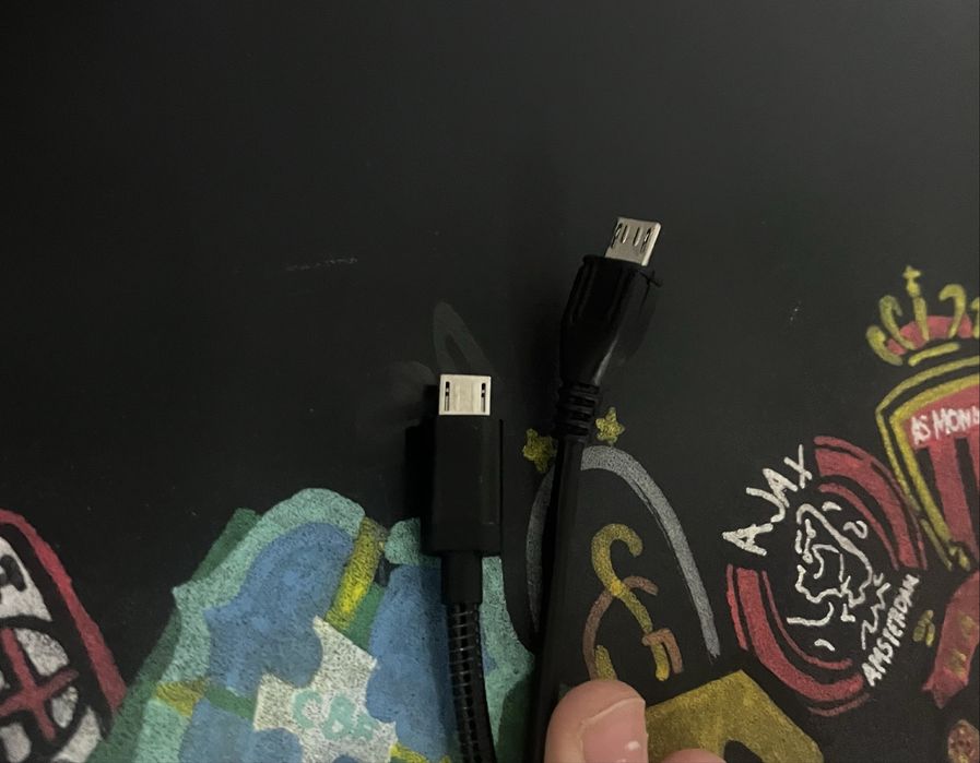 playstation 4 2 controalere+ 2 incarcatoare