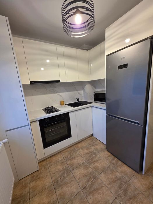 Închiriez apartament banatului