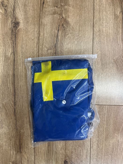 Толстовка с флагом Швеции