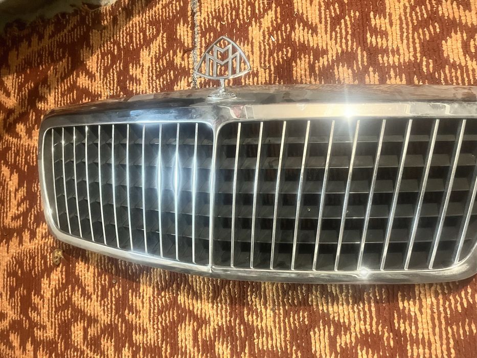 Решетка радиатора Maybach w240