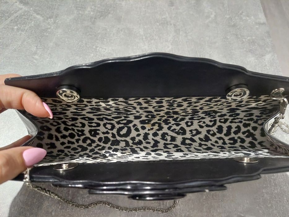 Черен официален плик