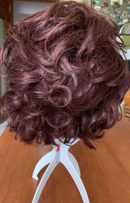 Peruca profesionala par scurt.