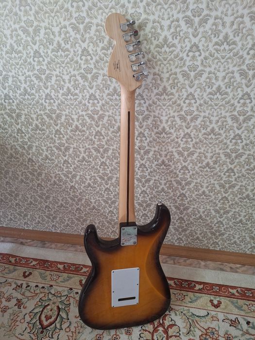 Squier FSR Affinity Stratocaster и Fender Champion 20