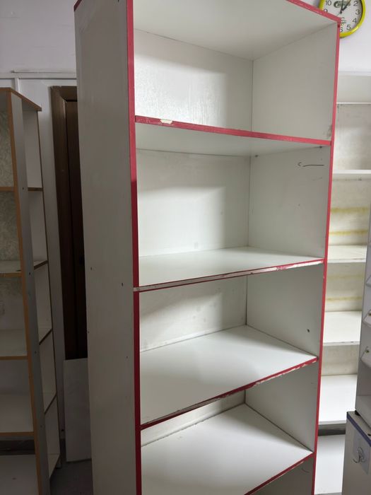 Продаются витринные полки