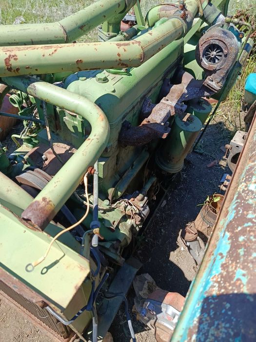 Двигатель д-442, от комбайна Енисей