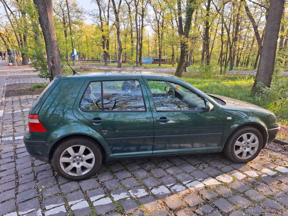 Vand VW Golf 4 1,6 benzina