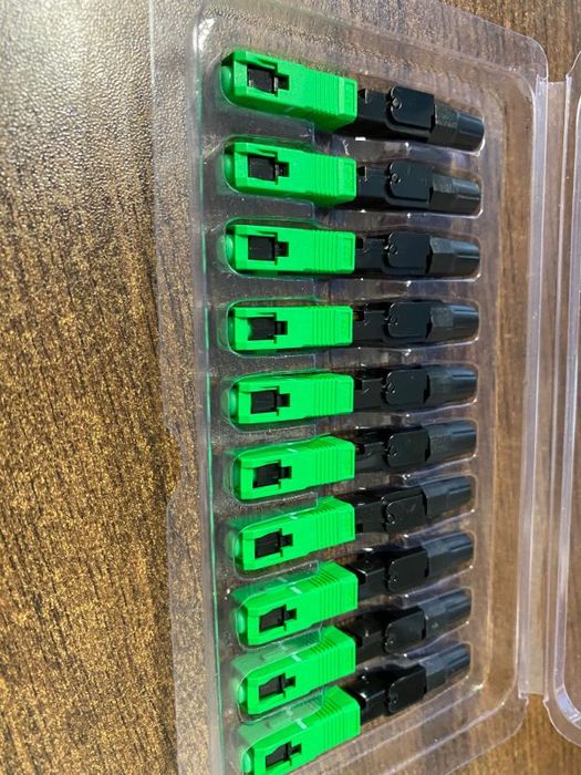 Продавам бързи оптични конектори за оптични кабели SC/UPC и SC/APC