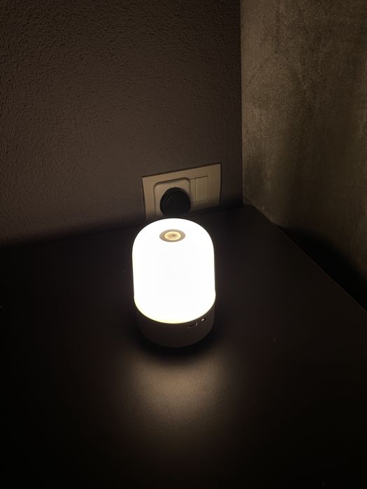 Lampa led/ dormitor.