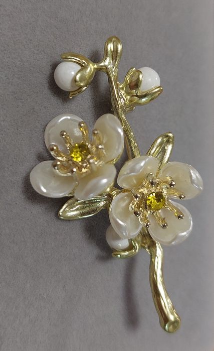 Брошка аксесор - цвете