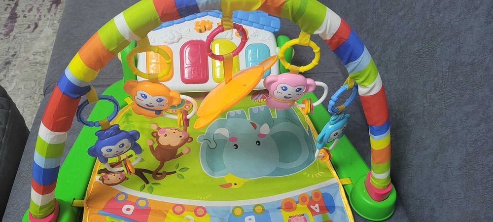 vand saltea de activitati bebelusi