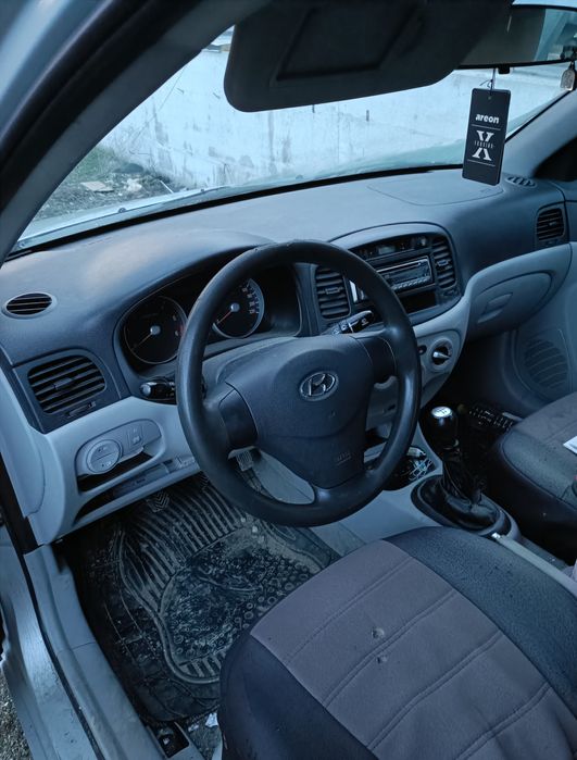 Hyundai accent  2009