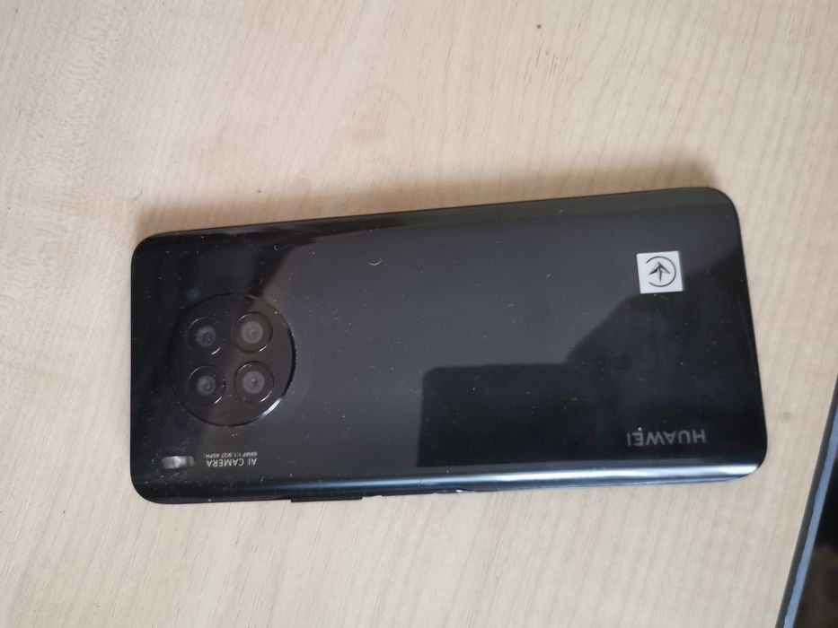 Vând Huawei nova 8 i