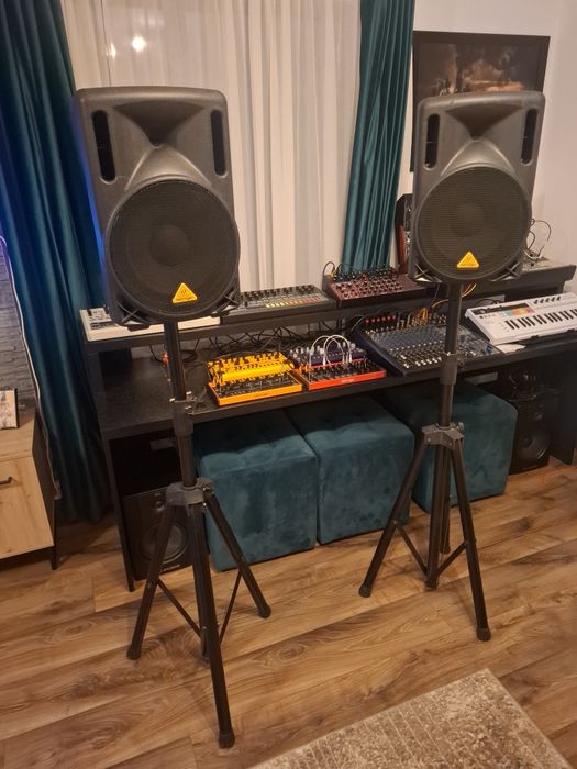 Boxe active PA Behringer B210D ca noi