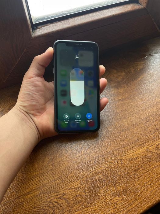Iphone 11 64гб срочна