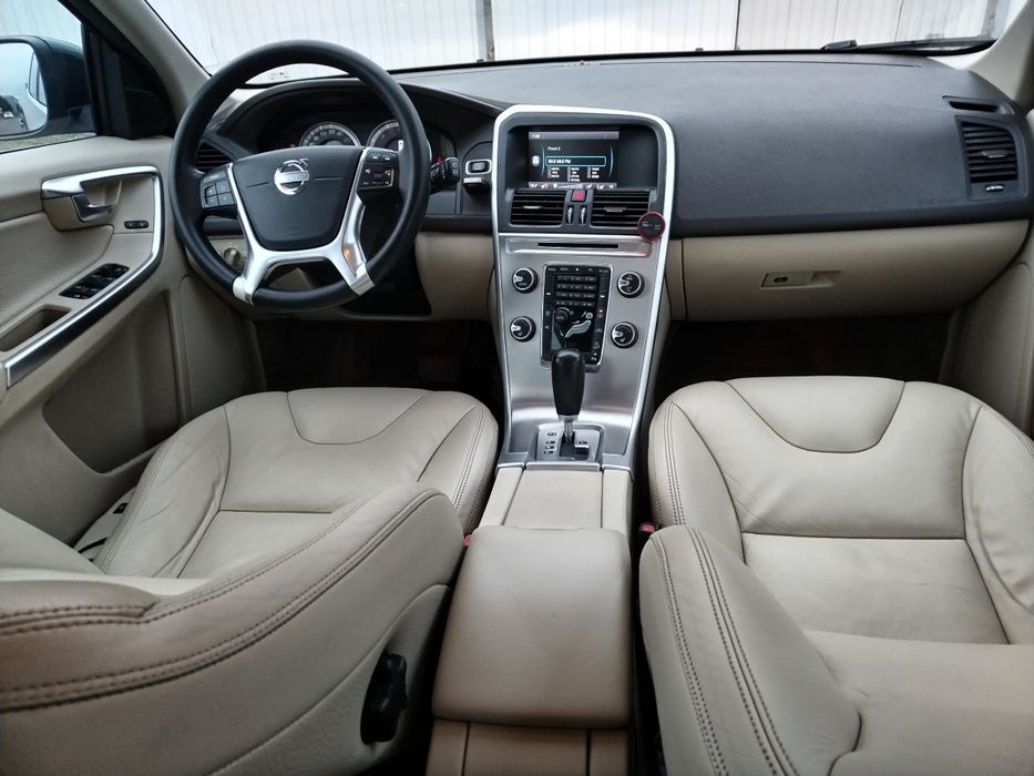 Volvo xc60/AN 2011/2.4 Diesel 164 Cp/CUTIE AUTOMATA /Tracțiune 4* 4