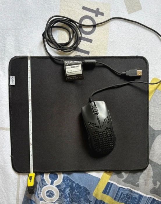 Gaming mouse RGB + Mousepad - Glorious model o - 58 gram