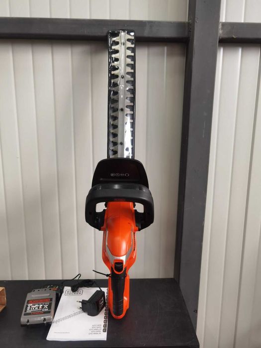 BLACK+DECKER 18V ​​ножица за жив плет с 2.0Ah, 45cm, GTC1845L20