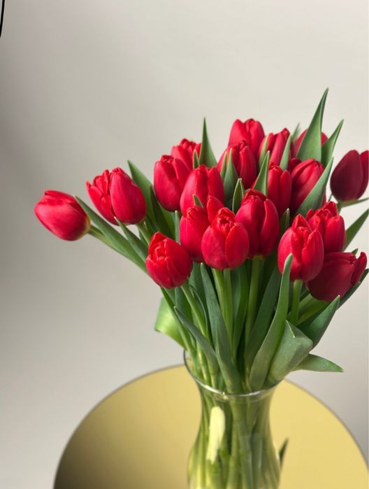 Тюльпаны на 8-марта