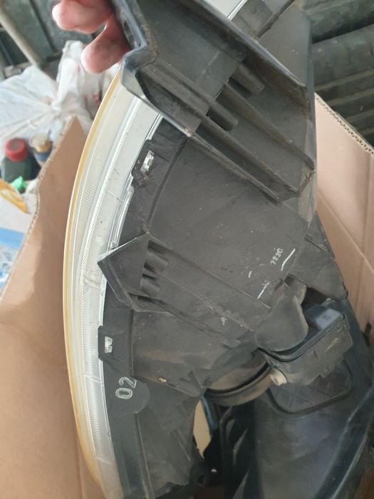 Фары тойота ярис