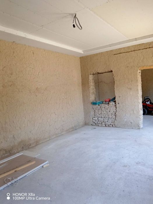 Uy sotiladi sro'chnaa 123 min $ qberamiz