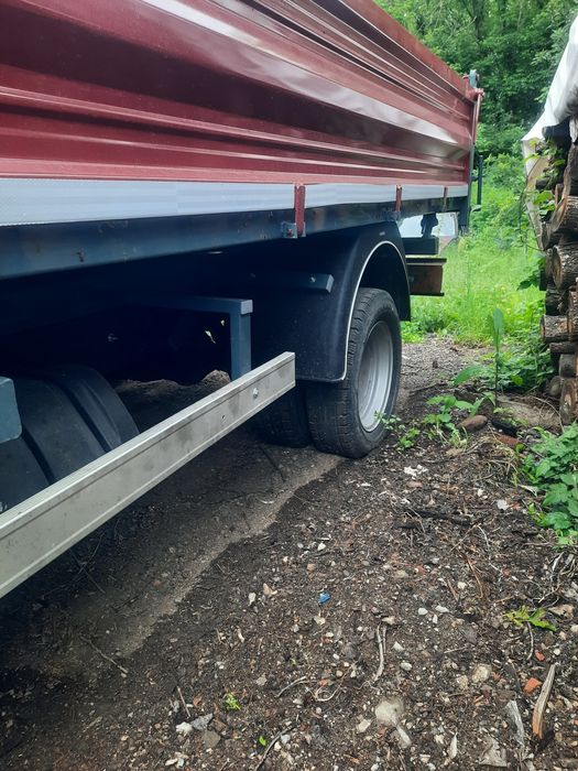 Товарен автомобил Ивеко