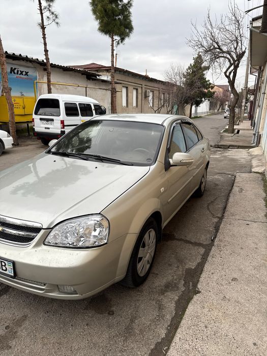 Lasetti MT, 2010 yil. Metan.