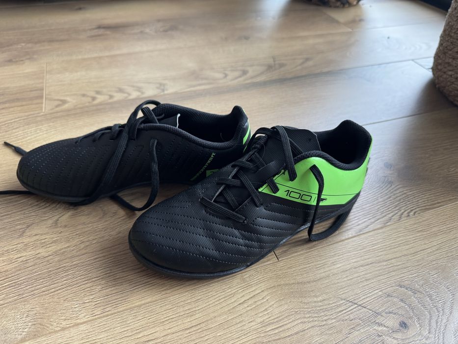 Ghete fotbal cu crampoane marimea 36