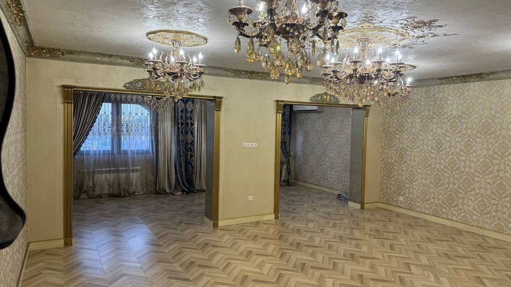 Шох мед метро Ойбек Банковская 5/6/9 квартира продаётся