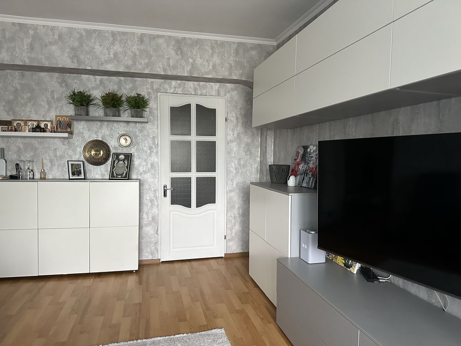 Продается трехкомнатная квартира