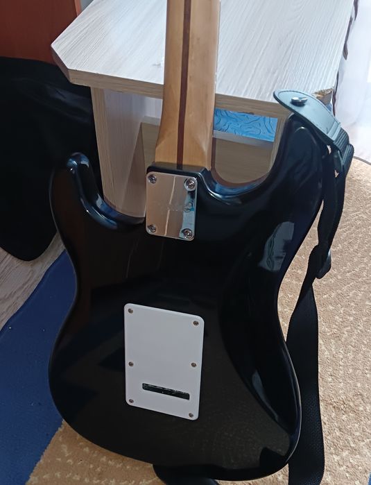 Электрогитара Squier