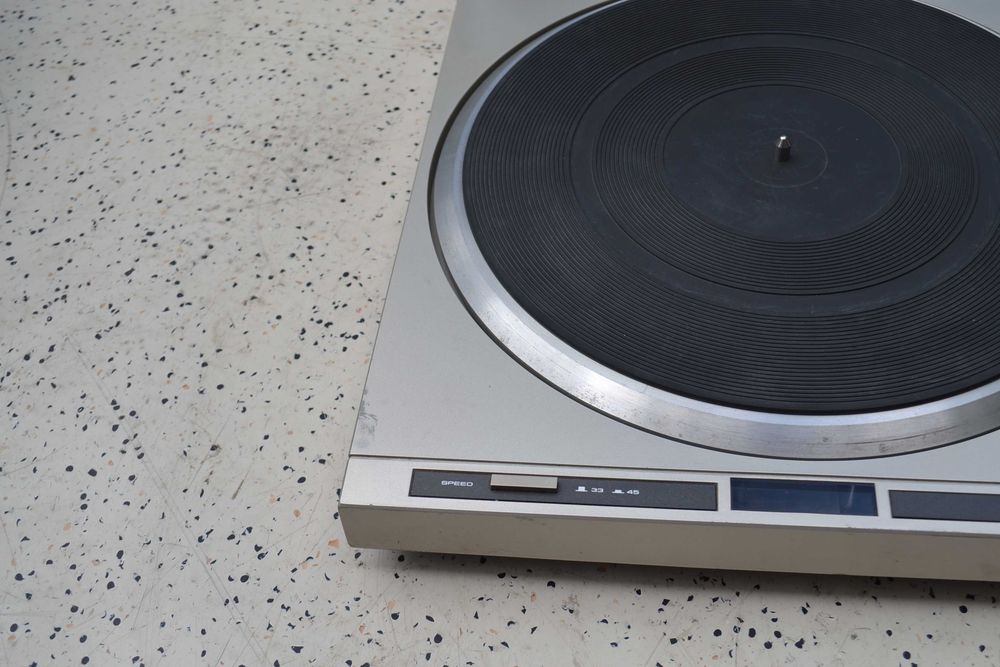 Pick up Pioneer PL 300