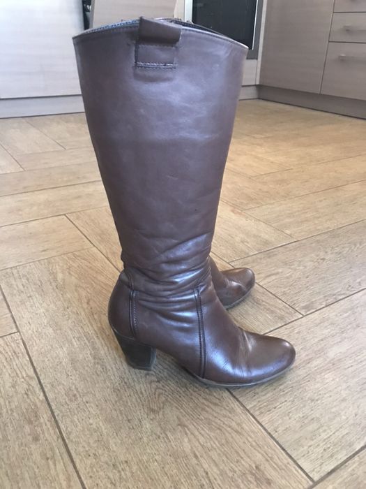 Чанта и Ботуши от естествена мека кожа в цвят мляко с какао