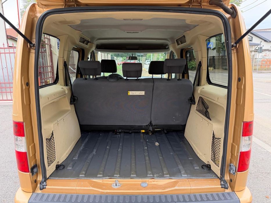 Ford Tourneo Connect Facelift 1.8 TDCI Euro 4 Consum 6% Stare buna