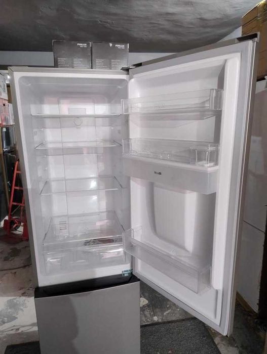 Чисто нов Комбиниран Хладилник с фризер PKM 180 см No Frost Диспенсър