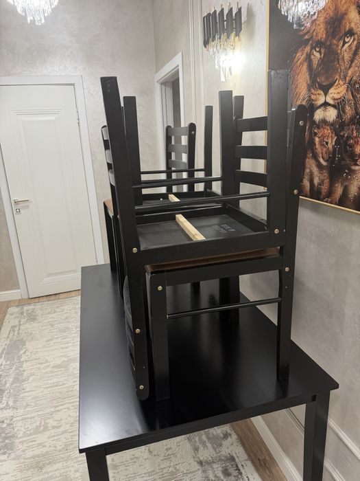 Продам стол и стулья (6 шт)