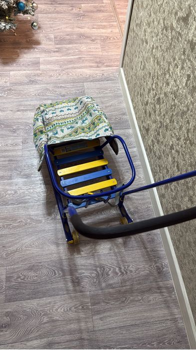 Продаются зимние сани