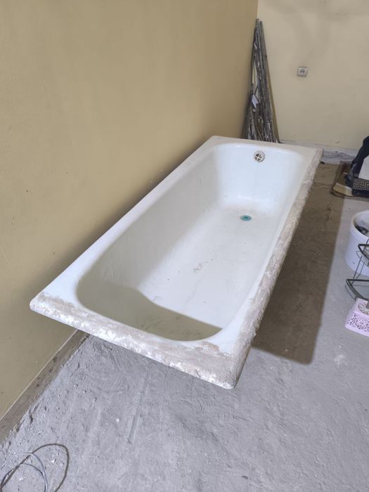 Продам ванную чугунную. Самовывоз метро космонавтов